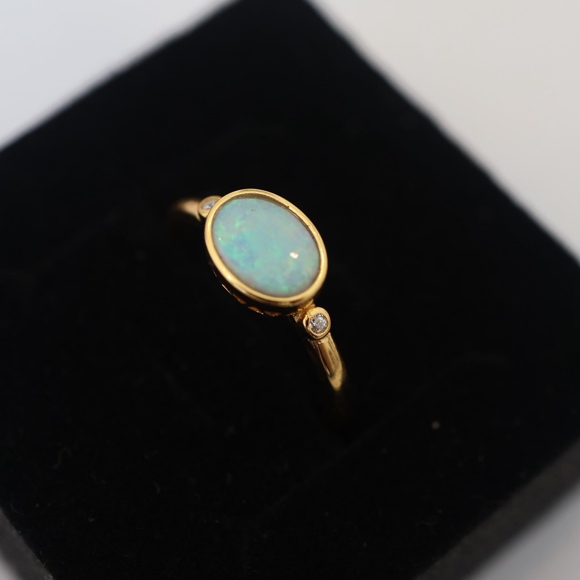 Elegant Australian Crystal Opal Ring