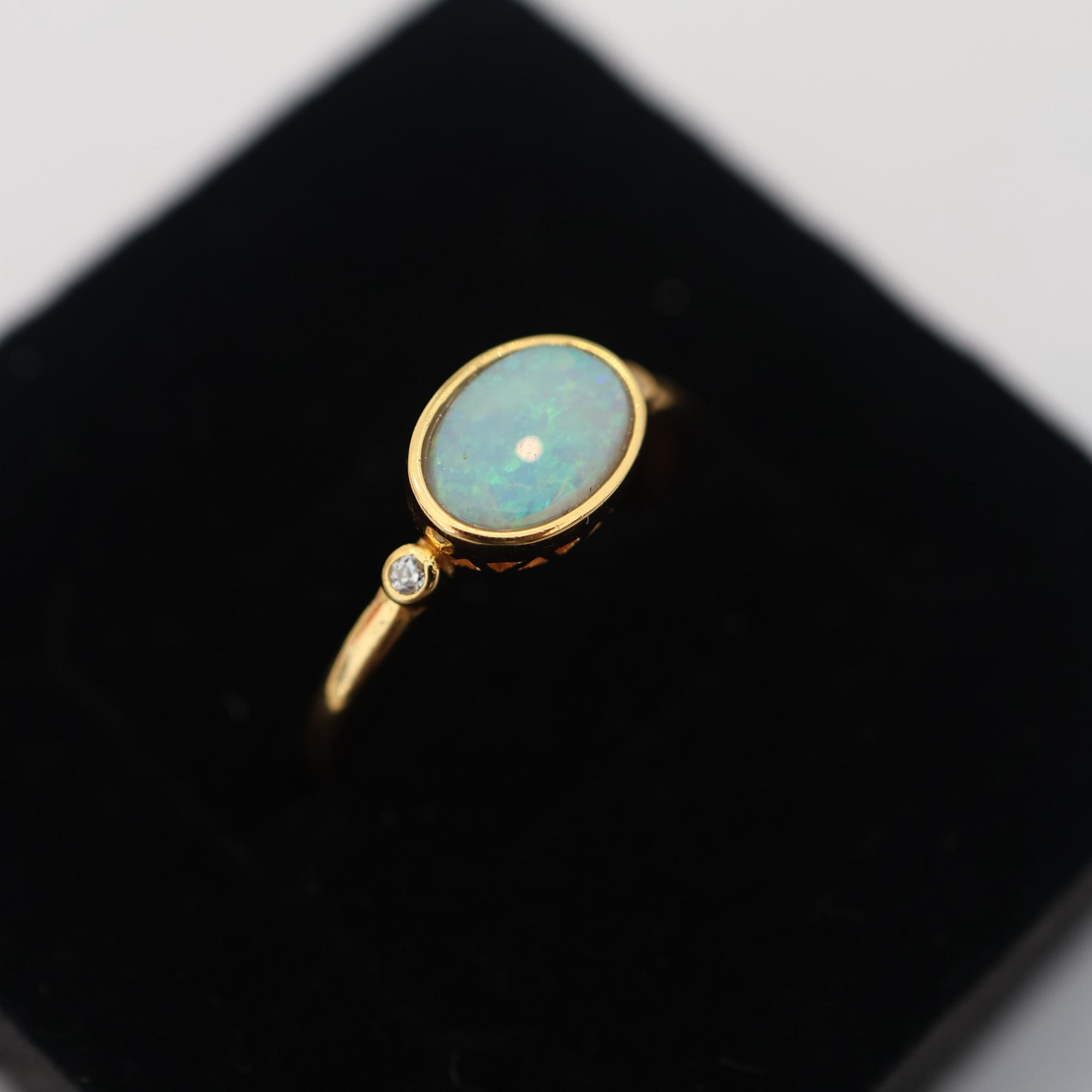 Elegant Australian Crystal Opal Ring