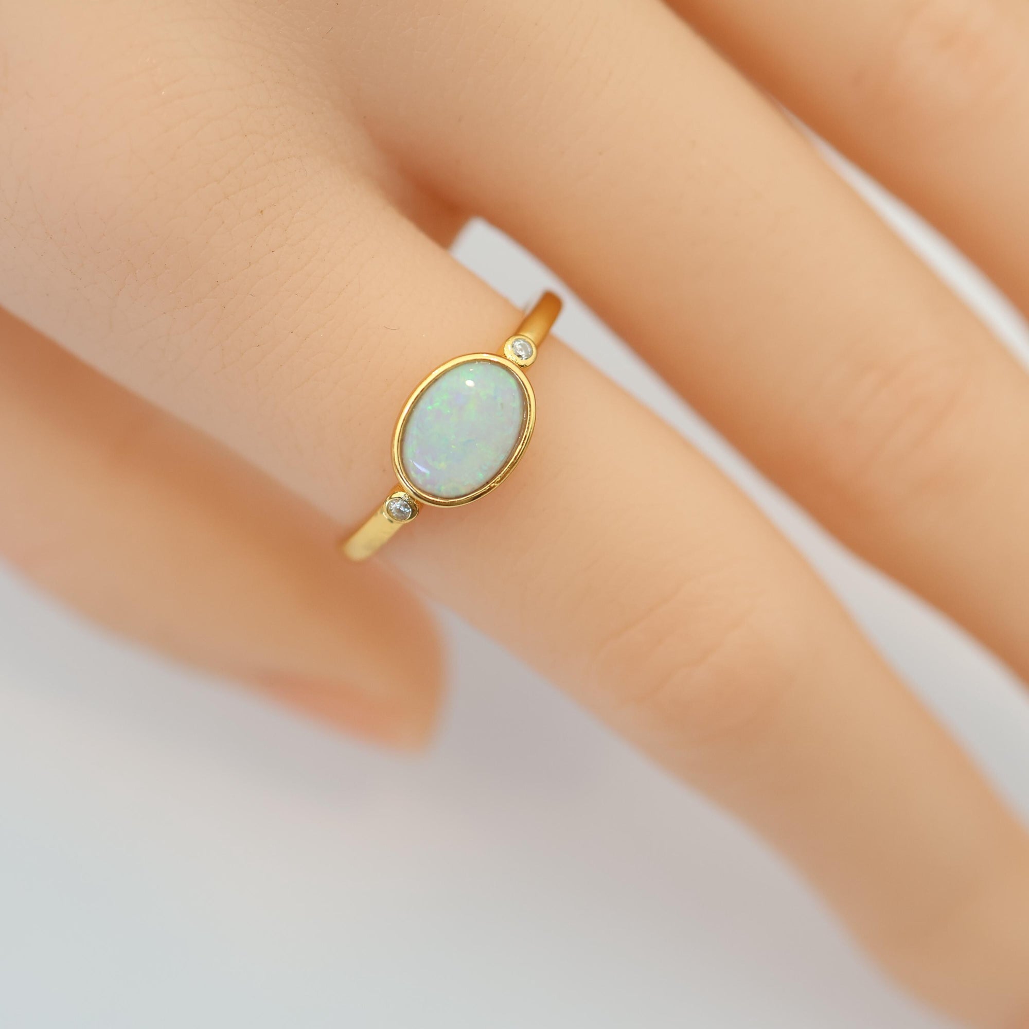 Elegant Australian Crystal Opal Ring