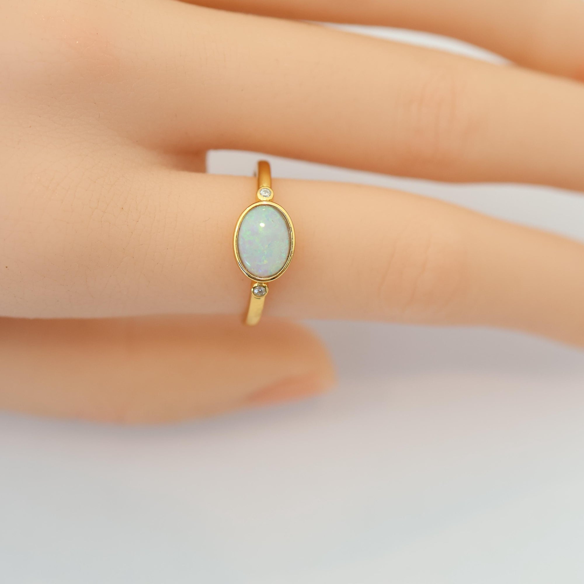Elegant Australian Crystal Opal Ring