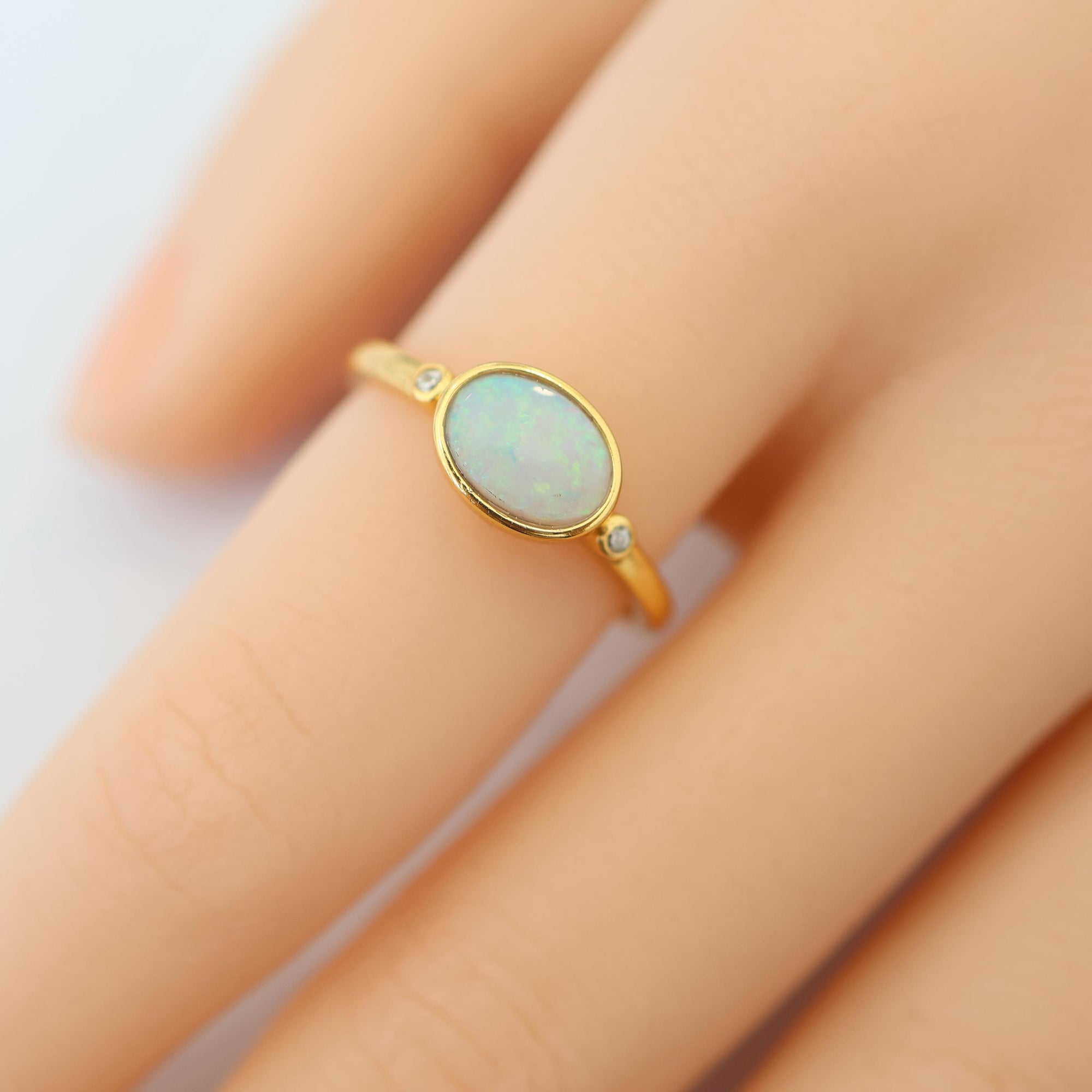 Elegant Australian Crystal Opal Ring