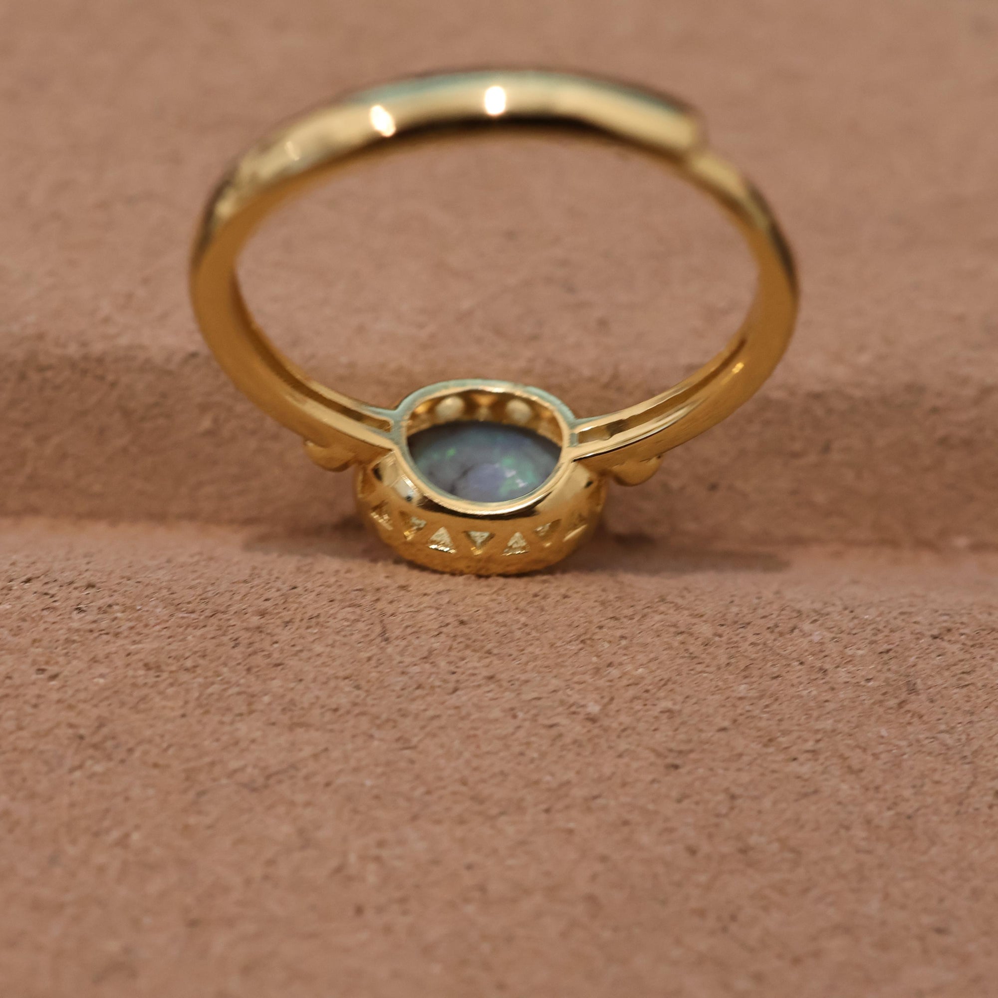 Elegant Australian Crystal Opal Ring