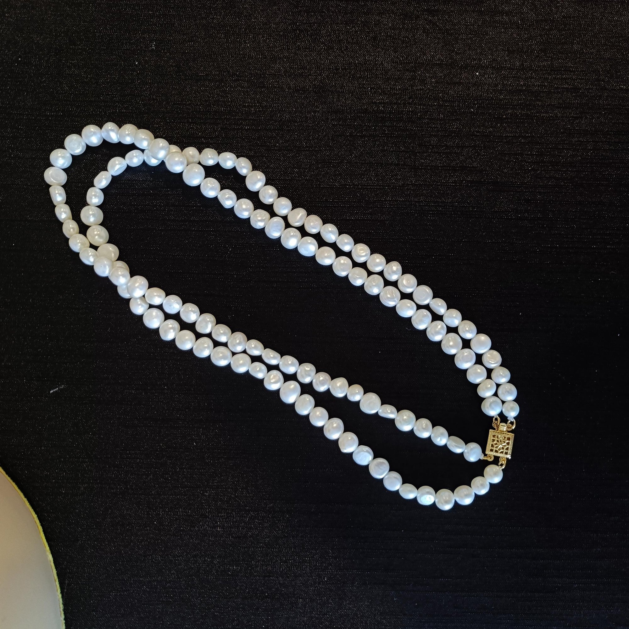 Layered Freshwater Pearl Choker Necklace with Filigree Lock