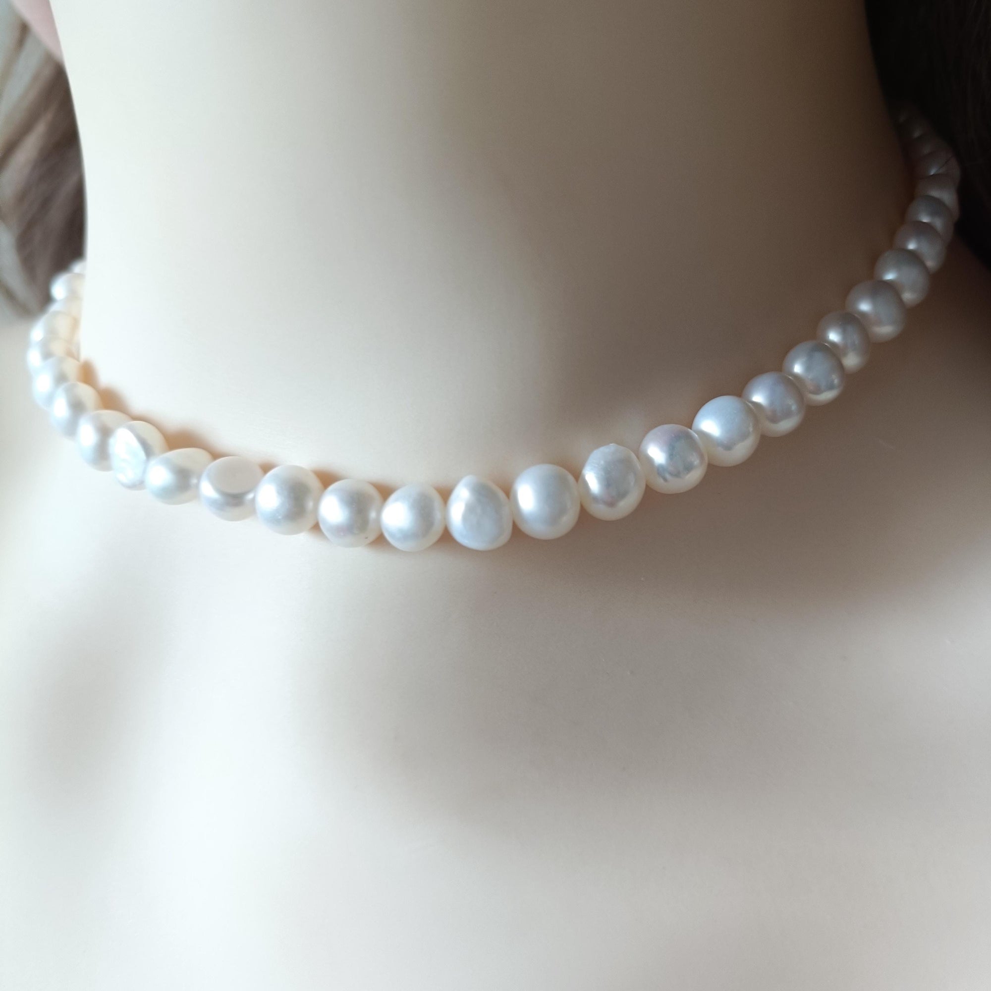 Real Freshwater Pearl Necklace with Adjustable Chain