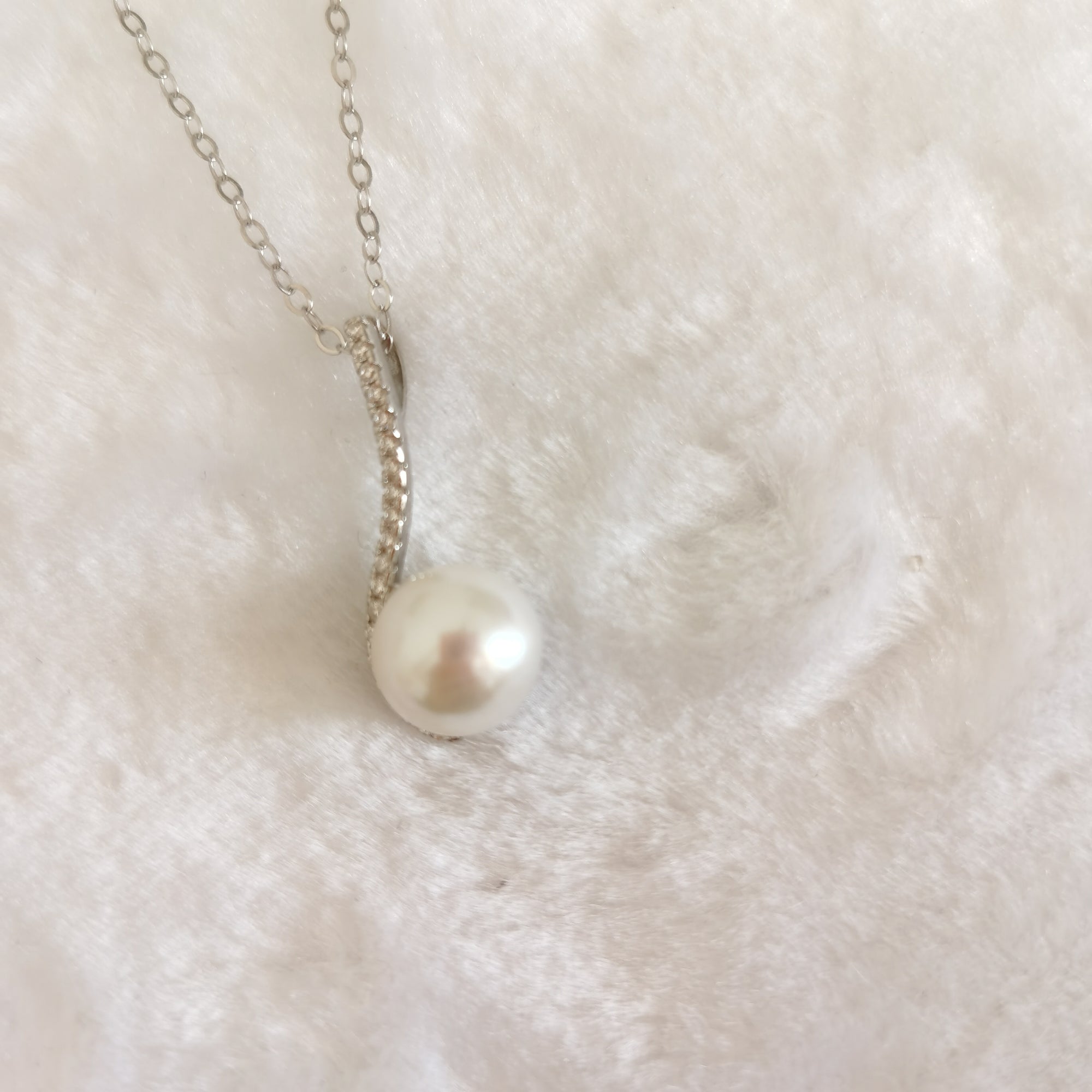 Freshwater Pearl Pendant Necklace