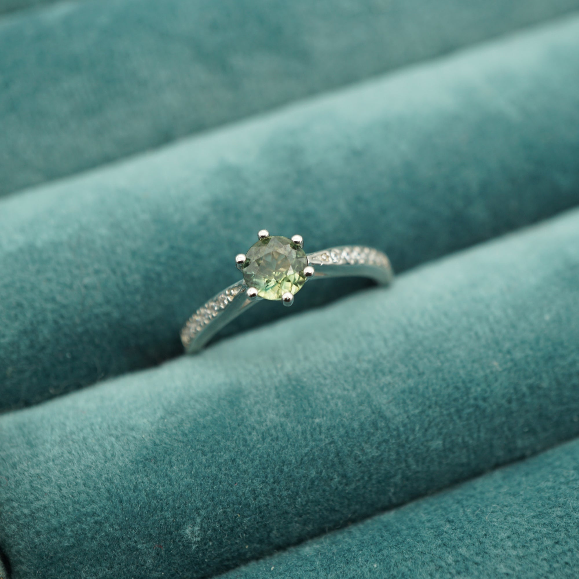 Green Sapphire Ring 925 Silver, Round Cut September Birthstone Gift