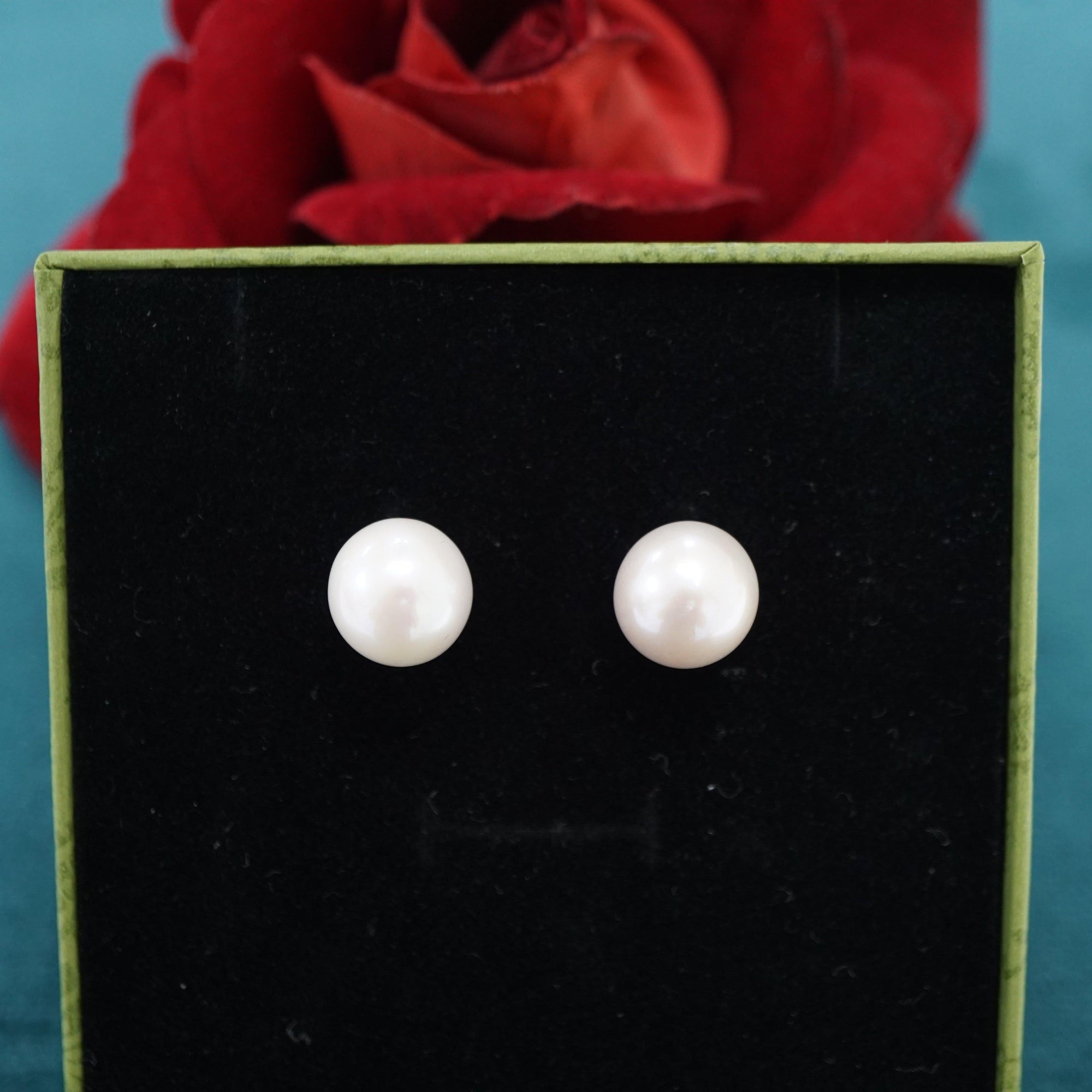 Simply Elegant Freshwater Pearl Stud Earrings