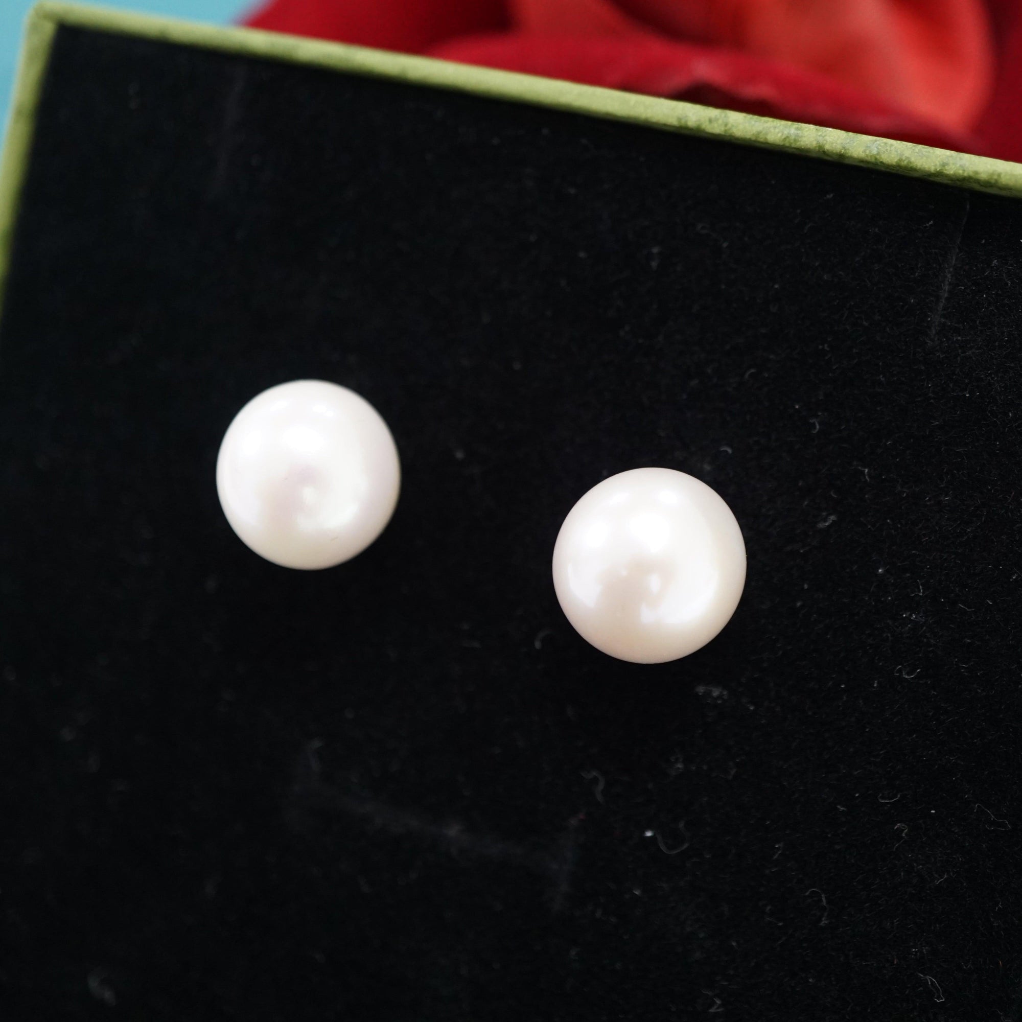 Simply Elegant Freshwater Pearl Stud Earrings