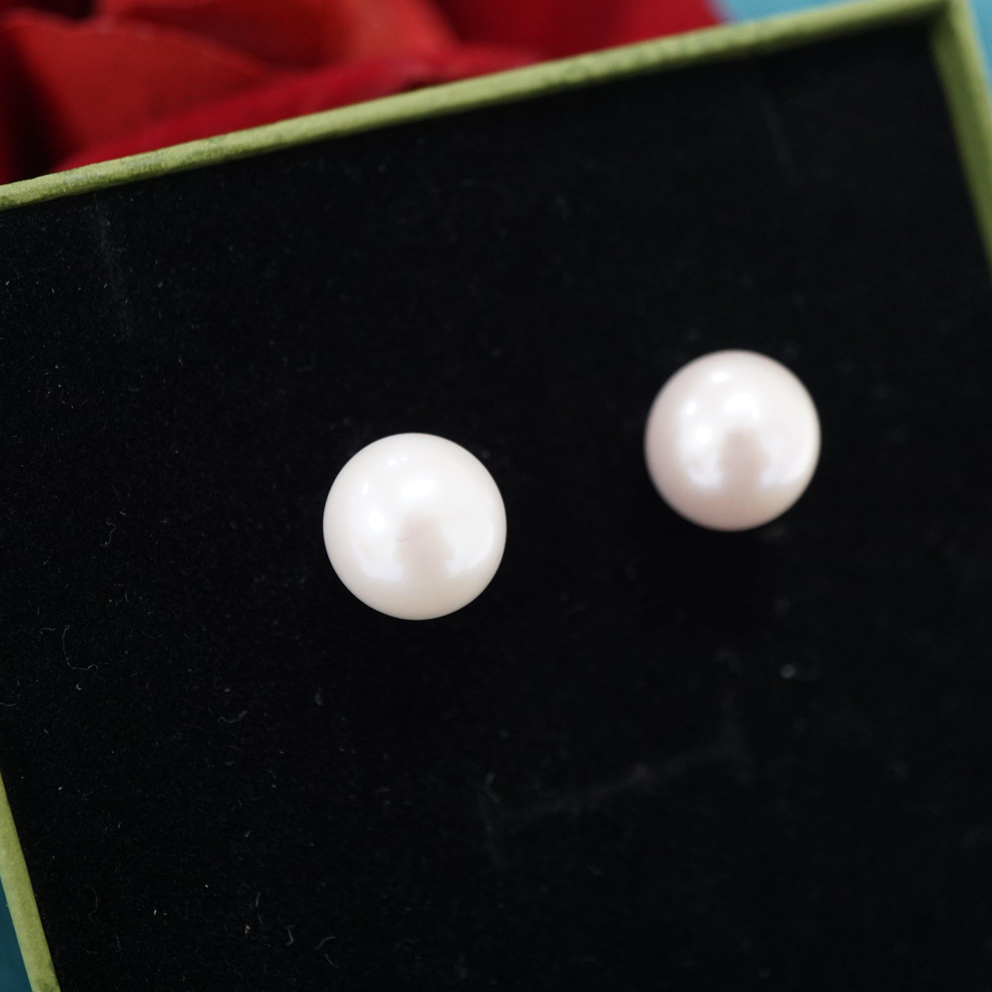 Simply Elegant Freshwater Pearl Stud Earrings