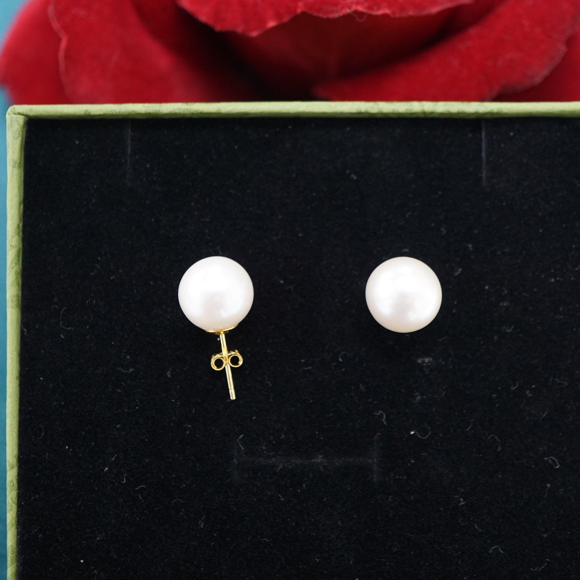 Simply Elegant Freshwater Pearl Stud Earrings