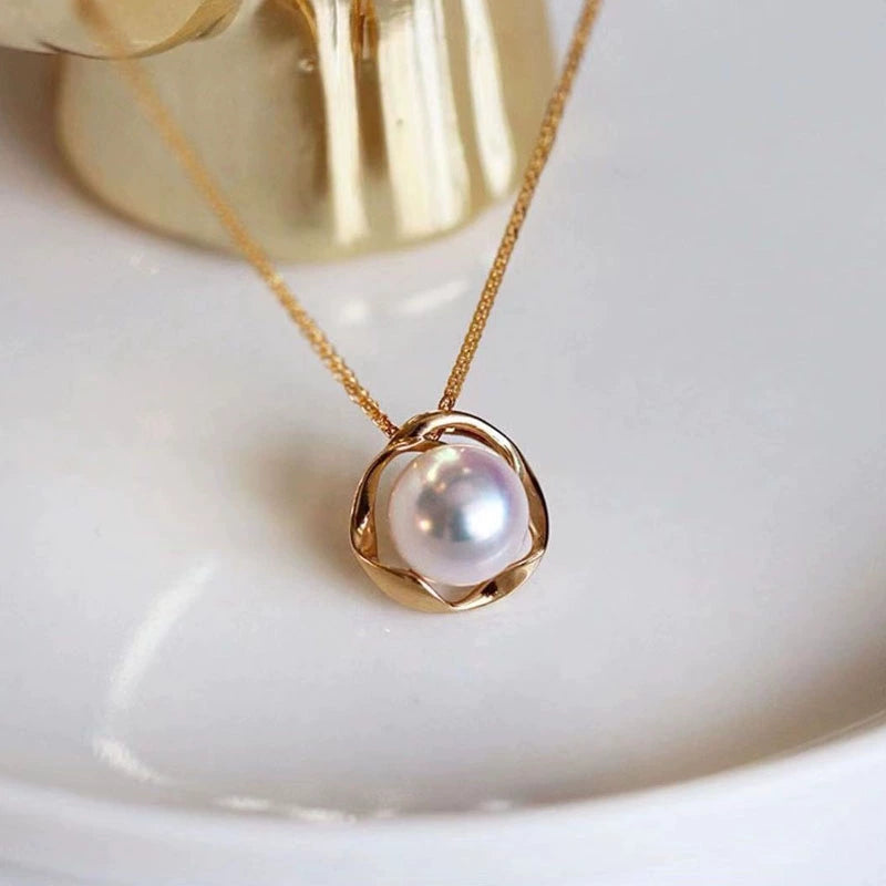 Dainty Freshwater Pearl Pendant Necklace in S925 Silver