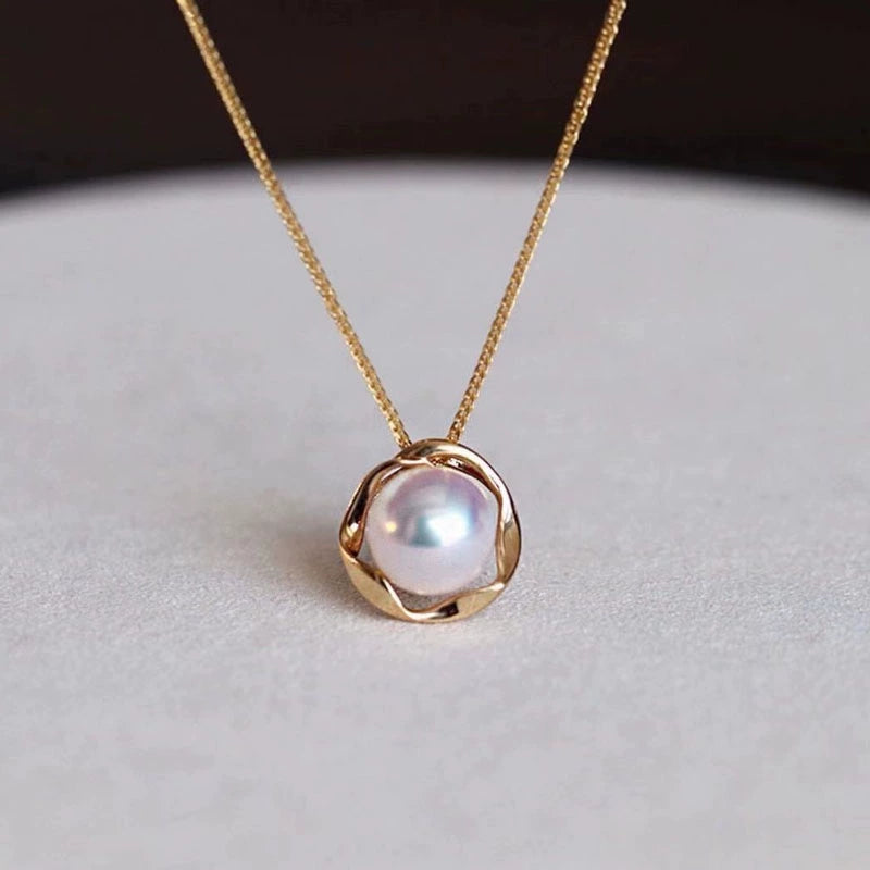 Dainty Freshwater Pearl Pendant Necklace in S925 Silver