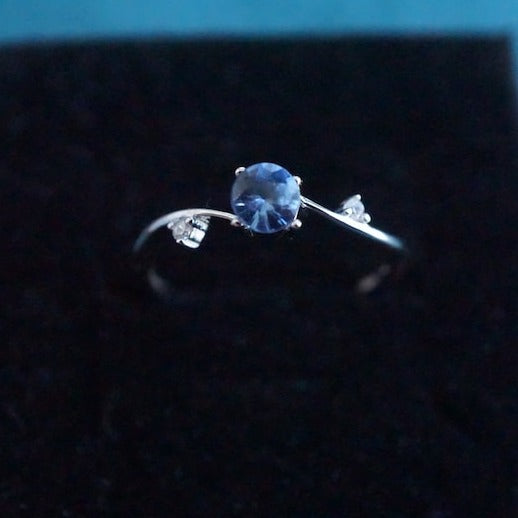 18K White Gold Untreated &amp; Unheated Sapphire Ring, 0.41ct-Vsabel Jewellery