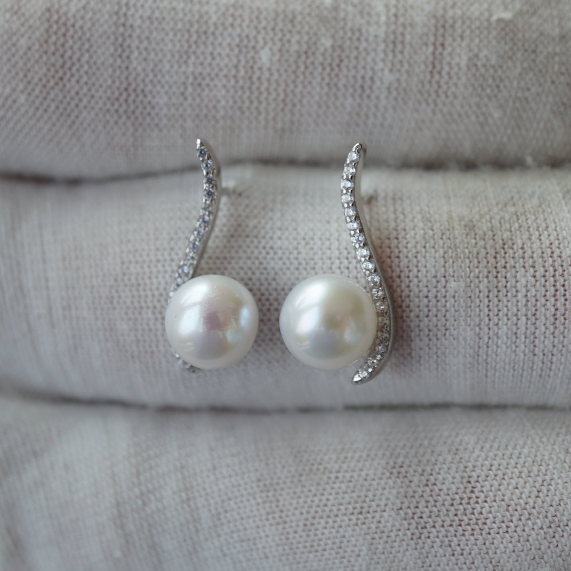 Wave 925 Silver small light luxury freshwater pearl earrings-Vsabel Jewellery