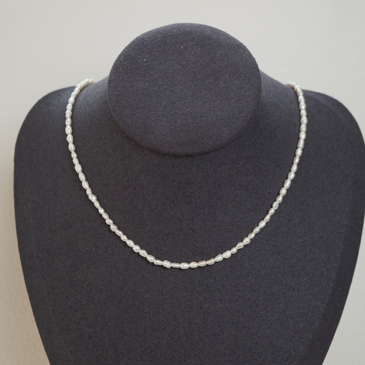 Elegant simple pearl necklace