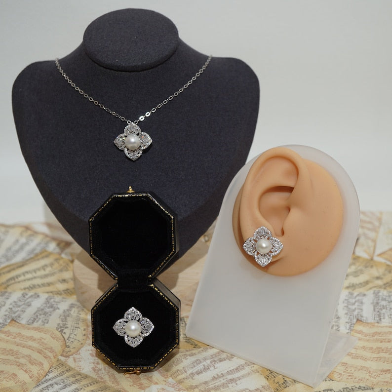 Four-Leaf Pearl Set: Earrings, Necklace, Rings-Vsabel Jewellery